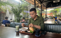 Bữa ăn của người trẻ: Chi 50.000 đồng ăn sáng rồi nhịn luôn bữa trưa, vì sao?