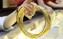 Giá vàng liên tiếp giảm sau 'cú' tăng mạnh đầu ngày