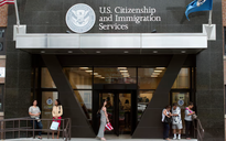 Mỹ có thể tước thẻ xanh được cấp dưới thời Tổng thống Biden