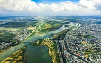 Mưu sinh trên sông Trà: Săn cá bống bằng ống tre