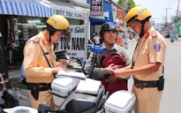 Nhầm xe máy điện với xe đạp điện, nhiều học sinh bị phạt vì chưa đủ tuổi