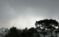 TP.HCM và miền Đông có mưa vàng giải nhiệt; nắng nóng cục bộ còn kéo dài