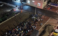 Hà Nội tái diễn cảnh hàng trăm người xếp hàng xuyên đêm mua nhà ở xã hội