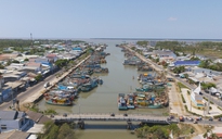 Ngư dân Vĩnh Long ra khơi mùa biển nông, thuyền về đầy ắp hải sản