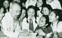 Ánh sáng Hồ Chí Minh soi đường cho chúng ta đi