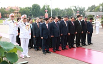 Lãnh đạo Đảng, Nhà nước, MTTQ vào Lăng viếng Chủ tịch Hồ Chí Minh