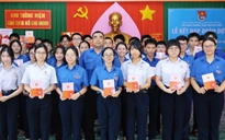 Xúc động lễ kết nạp Đoàn tại khu tưởng niệm Bác Hồ ngay ngày sinh nhật Bác