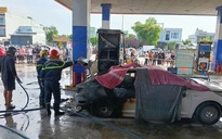Vụ cháy ô tô khiến 2 người tử vong: Trên xe chứa hàng chục khối pin 24V, 9 bình ắc quy