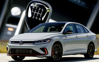 Xe sedan nhập khẩu từng phân phối tại Việt Nam 'khai tử' bản số sàn