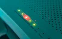 Giải mã tín hiệu đèn chớp nháy liên tục trên router Wi-Fi