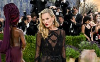 Kate Moss, Emily Blunt và Cara Delevingne dẫn đầu dàn sao nước Anh tại Met Gala 2026
