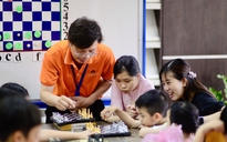 Hoạt động hè miễn phí ở TP.HCM: Trẻ hào hứng học cờ vua, phụ huynh mừng vì đỡ tốn tiền