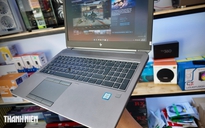 Vì sao một số laptop lại có bàn di chuột nằm lệch về bên trái?