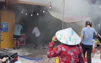 Cháy cửa hàng bán trái cây nhập khẩu ở Cần Thơ