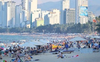 Du lịch đảo lộn vì nắng nóng cực đoan