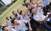 Đằng sau những bộ kỷ yếu tiền triệu của học sinh cuối cấp