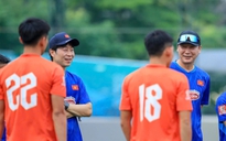 HLV Kim Sang-sik nói rất hay về trợ lý mới người Hàn, bất ngờ nhắc Khoa Ngô: 'Tôi rất tiếc...'