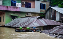 Ít nhất 44 người chết, 1 triệu người mắc kẹt do mưa lũ tại Bangladesh