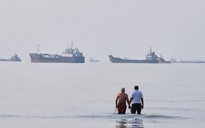Ông Trump hủy kế hoạch thu phí tàu thuyền qua eo biển Hormuz