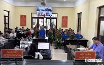 Hẹn giải quyết mâu thuẫn bằng dao và bom xăng, 44 bị cáo hầu tòa