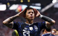 HLV Scaloni rưng rưng: 'Argentina quá phi thường, càng áp lực đá càng hay, tôi biết ơn cầu thủ của mình’