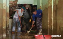 Thanh niên dốc sức giúp dân Mường Than khắc phục hậu quả lũ quét
