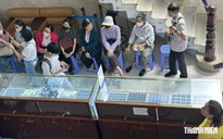 Giá vàng giảm mạnh khi lực bán tăng