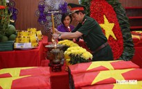 Đại tướng Phan Văn Giang dâng hương anh hùng liệt sĩ tại công viên Lê Thị Riêng