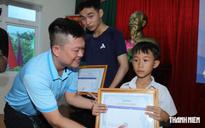 Báo Thanh Niên trao học bổng Nguyễn Thái Bình tại Quảng Trị