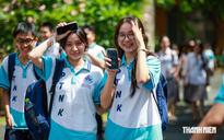 Tranh luận: Đồng phục nên áo trắng quần sẫm màu, hay mỗi trường một kiểu?