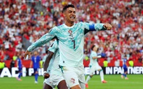 Nóng: Ronaldo lần đầu ghi bàn ở vòng knock-out World Cup rồi bị... thay ra