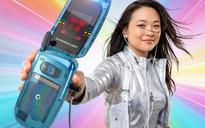 Chiếc điện thoại gập 'độc lạ' đang khiến Gen Z mê mẩn