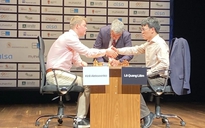 Thắng đối thủ Áo ở 'ván đấu sinh tử', kỳ thủ Lê Quang Liêm vào chung kết giải Leon Masters 2026
