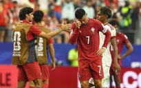 Ibrahimovic chê HLV Martinez không dám hy sinh Ronaldo, khiến Bồ Đào Nha bị loại cay đắng