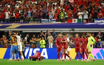 Báo Bồ Đào Nha cay đắng: ‘Kết cục thật tuyệt vọng, HLV Martinez sai lầm vì cố giữ Ronaldo’