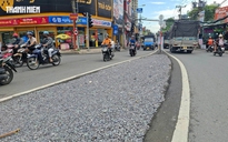 Đá dăm lởm chởm trên đường