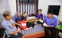 Những bông hoa sen trên thành phố cảng