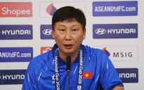 Chuyên gia Hàn Quốc sang Việt Nam ủng hộ HLV Kim Sang-sik, khen Đình Bắc tài năng