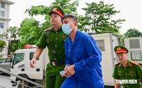 Cựu thứ trưởng Nguyễn Bá Hoan ra tòa trong vụ nhận hối lộ hơn 30 tỉ