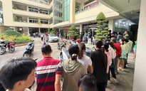 Xếp hàng dài mua sách giáo khoa nhưng không mua được, nhà xuất bản nói gì?