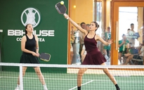 Các bóng hồng khoe tài sắc tại giải pickleball 'Cùng con đi tiếp cuộc đời'