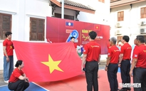 Lễ chào cờ đặc biệt 'Tôi yêu Tổ quốc tôi' trên đất nước bạn Lào