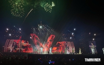 Hơn 40.000 khán giả đội mưa xem concert ‘Tổ quốc trong tim’