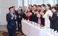 Thường trực Ban Bí thư Trần Cẩm Tú gặp gỡ kiều bào Việt Nam tại Singapore