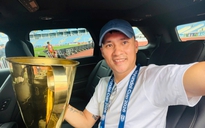 Công Vinh đón vinh dự đặc biệt: Mang cúp vô địch ASEAN Cup ra sân Mỹ Đình