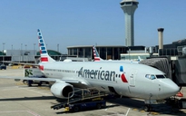 Máy bay American Airlines nổ hai lốp trước khi cất cánh