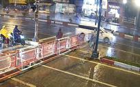Ô tô vượt đèn đỏ, va cần chắn đường sắt ở TP.HCM: Tài xế bị phạt 19 triệu đồng