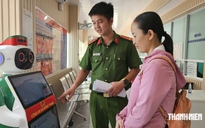 Thủ tục hành chính ở TP.HCM 'lên đời': Rô bốt AI 'chia lửa'