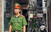 Công an phong tỏa hiện trường ngôi nhà xảy ra hỏa hoạn khiến 5 người chết