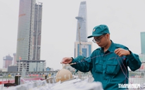 Pháo hoa mừng Quốc khánh ở sông Sài Gòn tạo hình cây tre, vận hành tự động